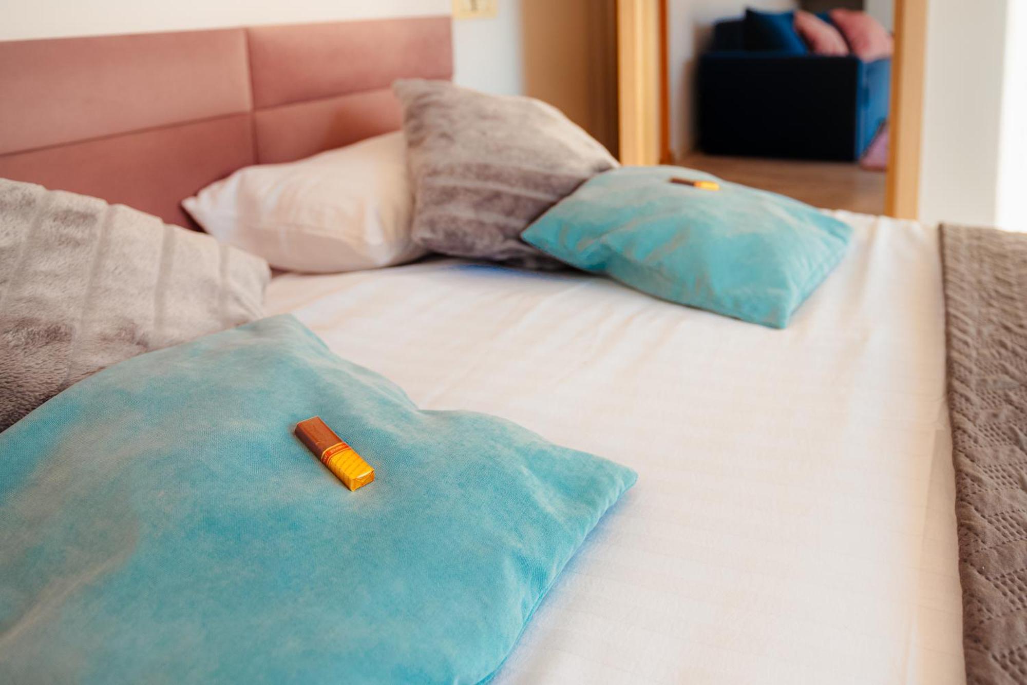 Downtown Apartment Boutique - Blue & Pink 부쿠레슈티 외부 사진