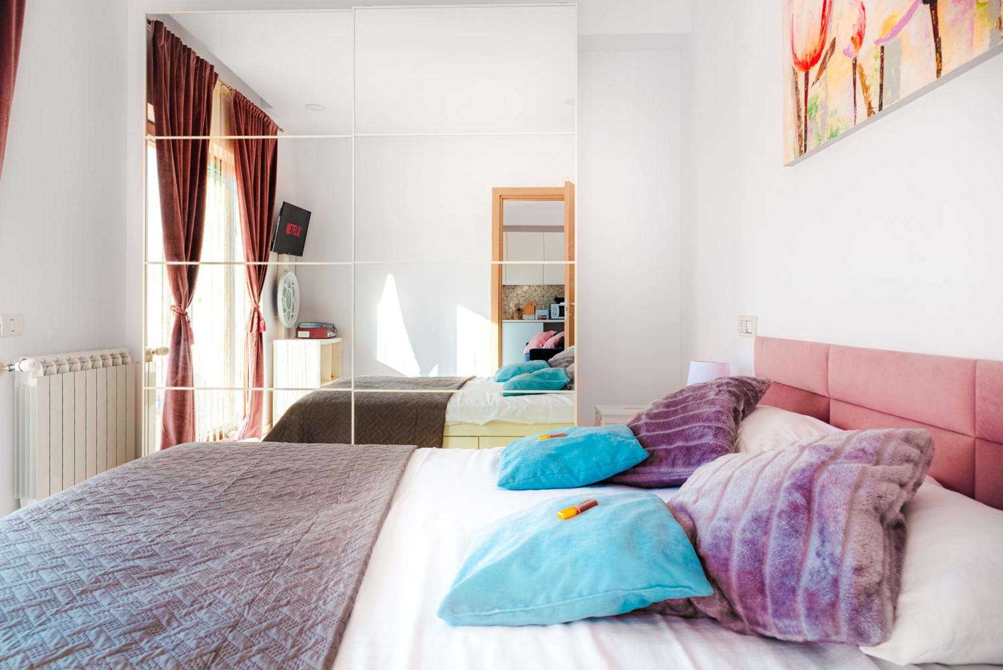 Downtown Apartment Boutique - Blue & Pink 부쿠레슈티 외부 사진