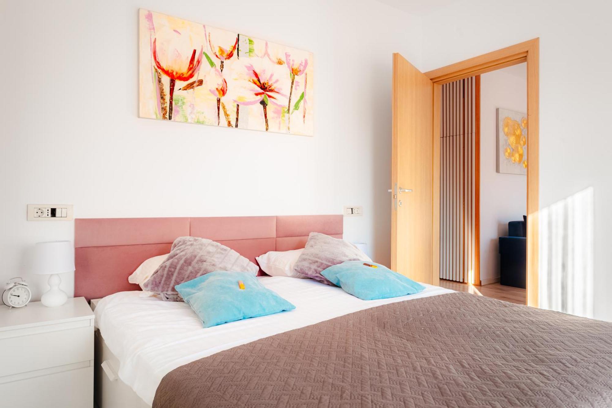 Downtown Apartment Boutique - Blue & Pink 부쿠레슈티 외부 사진